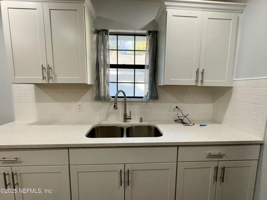Photo of 2045 WRIGHT Avenue