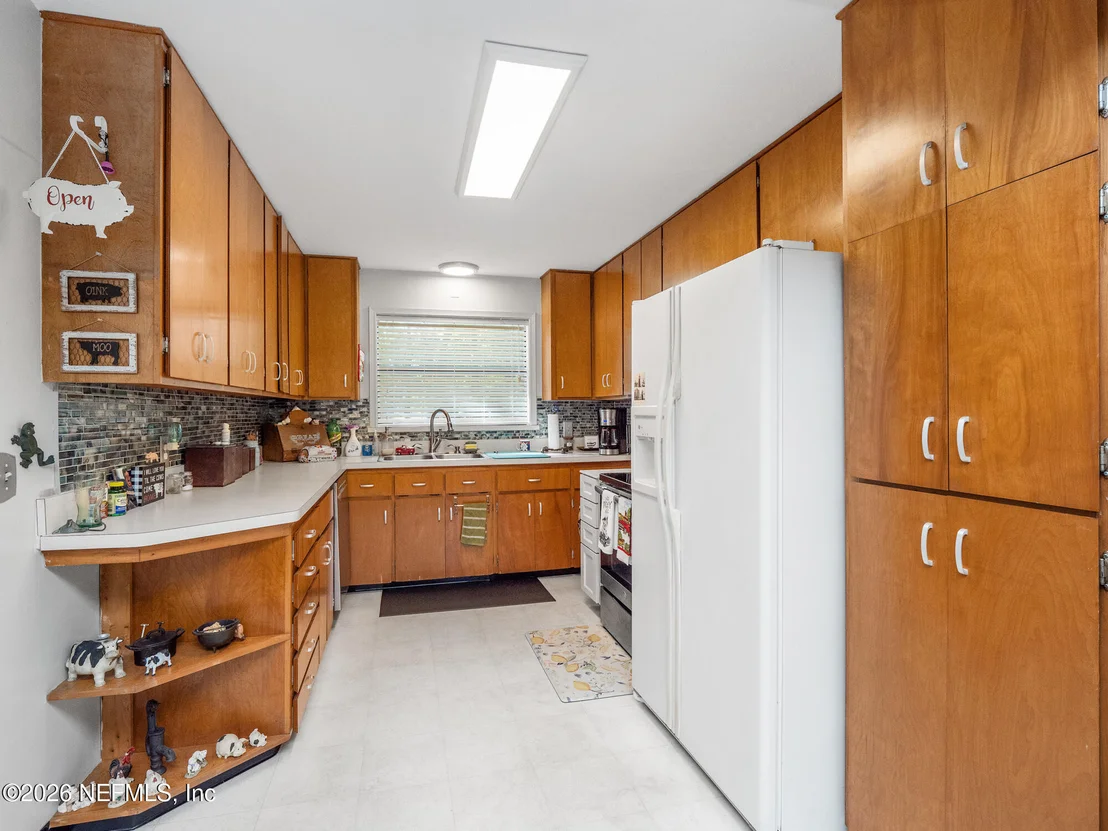 Photo of 5911 HYDE PARK Circle