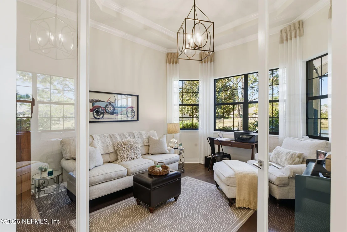 Photo of 213 CONSERVATORY Drive
