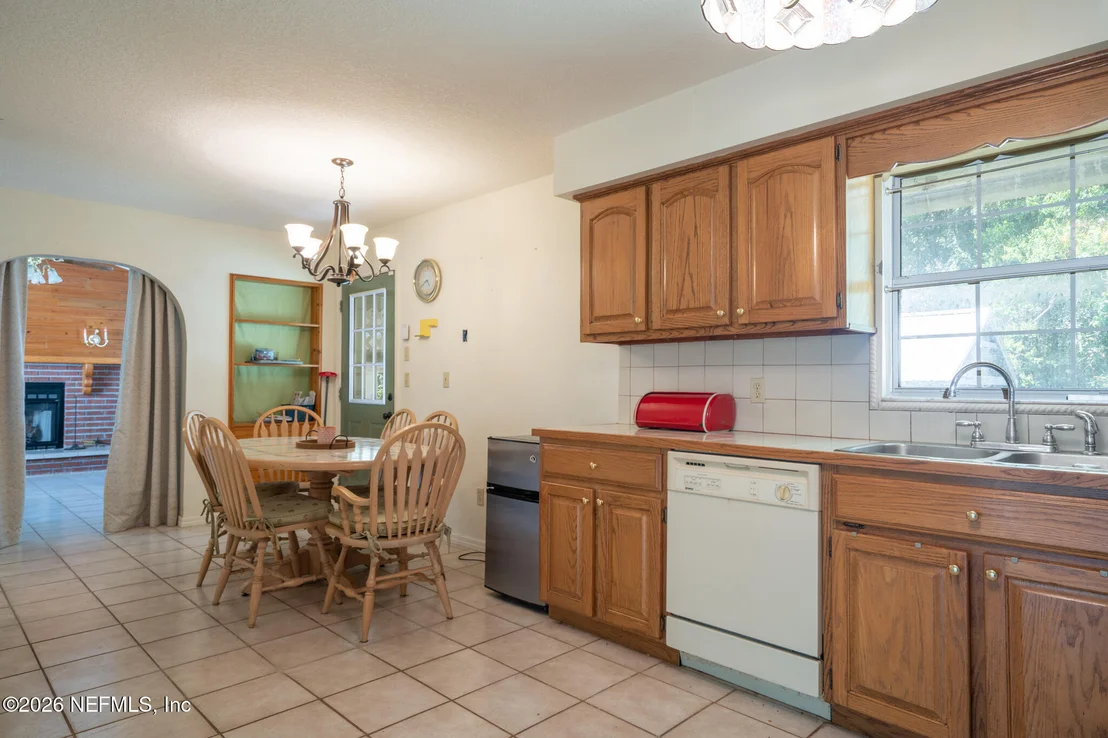 Photo of 542106 LEM TURNER Road