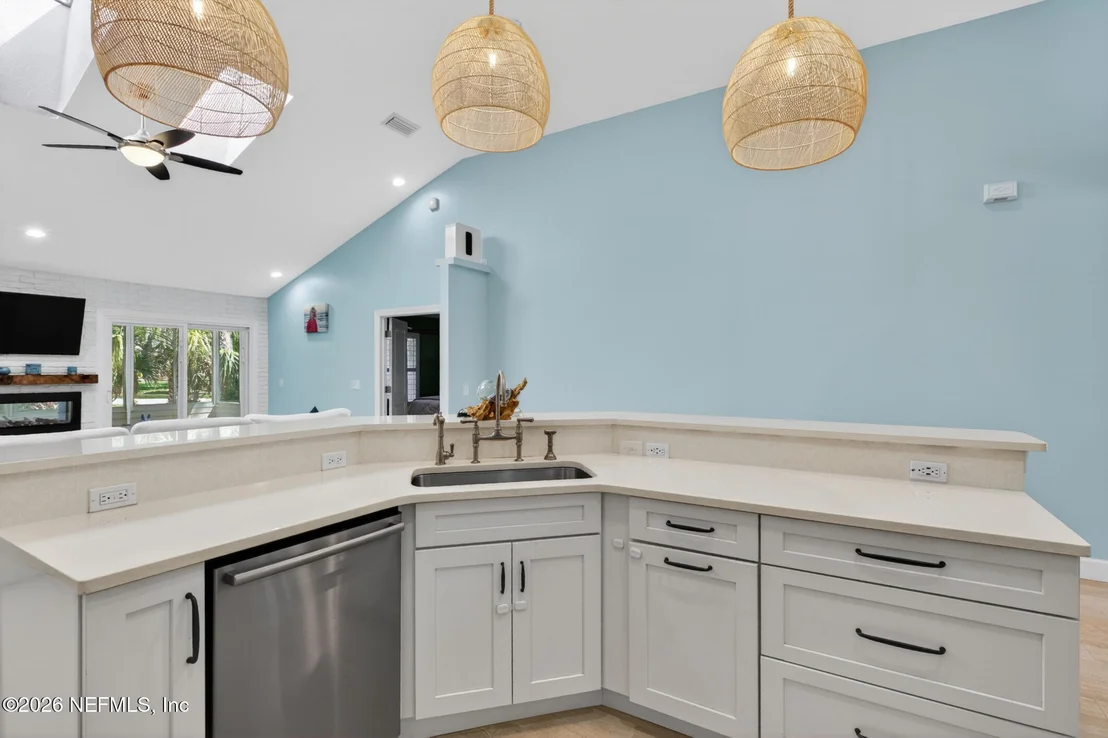 Photo of 104 OAK VIEW Circle