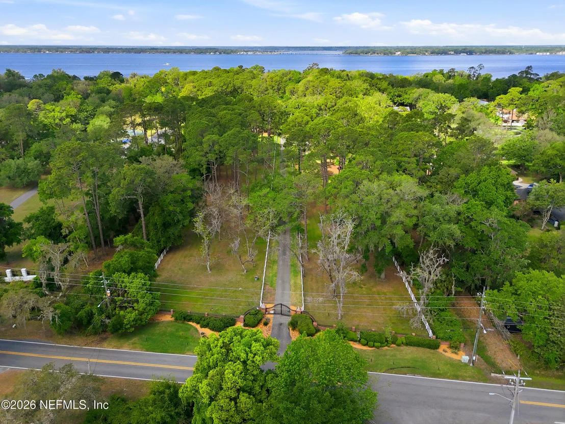 Photo of 13200 MANDARIN Road