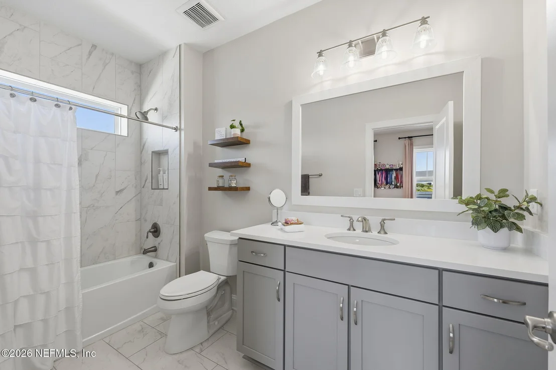 Photo of 105 AWLLEAF Court