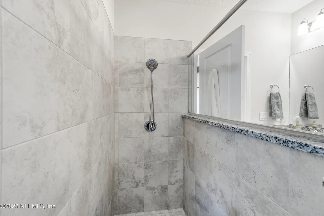 Photo of 490 WINDERMERE Way