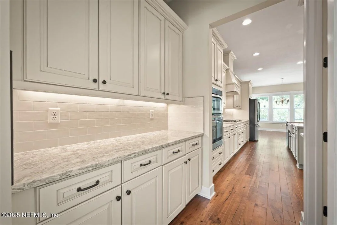 Photo of 305 SEAHILL Drive