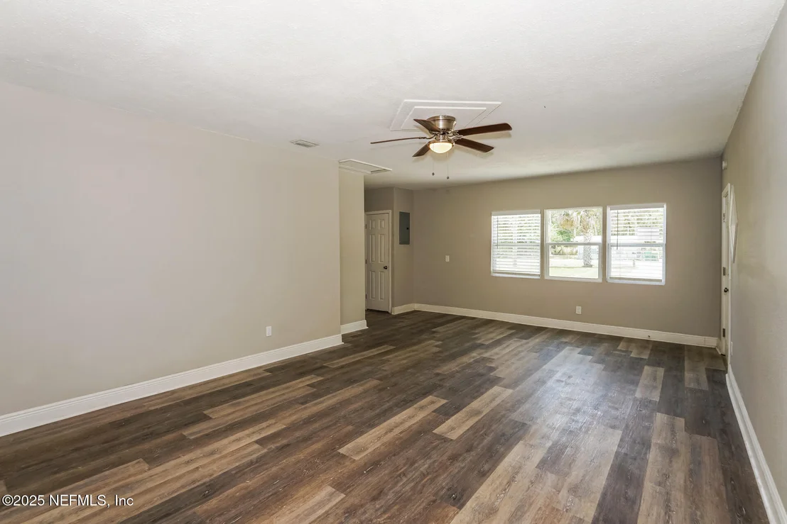 Photo of 128 AURORA Street