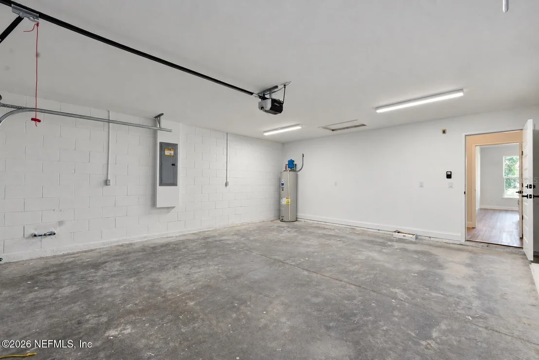 Photo of 6 BRONSON Lane