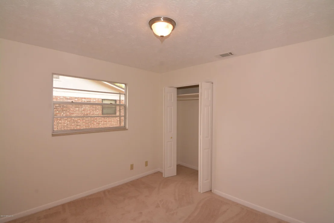 Photo of 2518 LANG Avenue