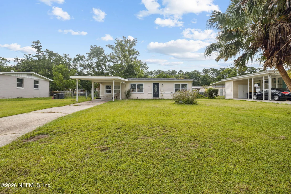 Photo of 7403 ROSLYN Road