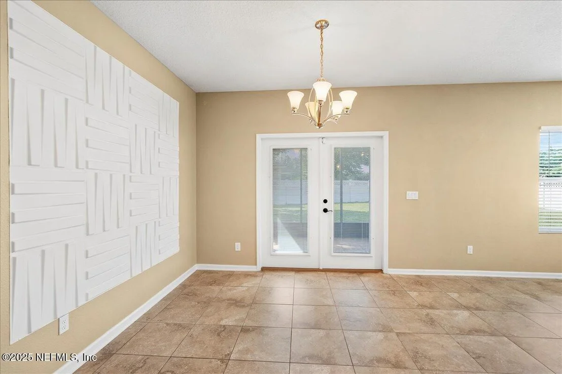 Photo of 529 DEERCROFT Lane