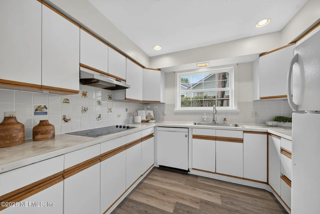 Photo of 18 OCEAN Avenue
