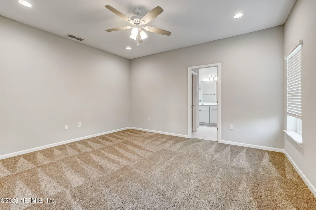 Photo of 152 WINDERMERE Way
