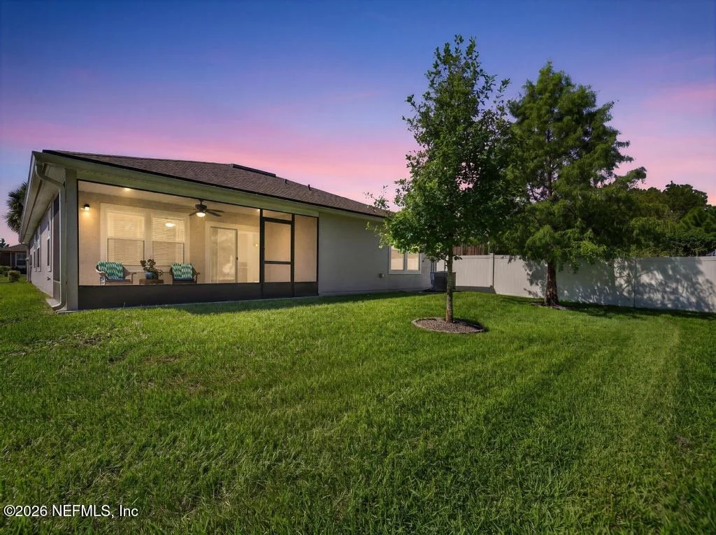 Photo of 558 PALACE Drive