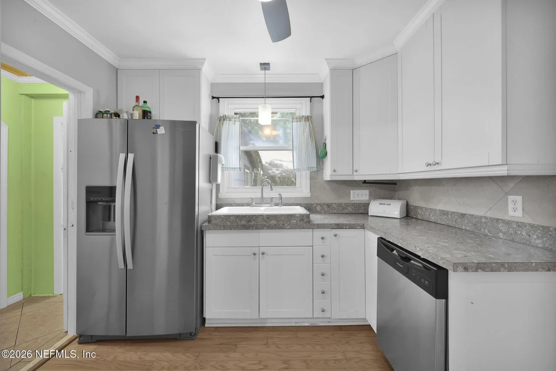 Photo of 1521 CHARON Road