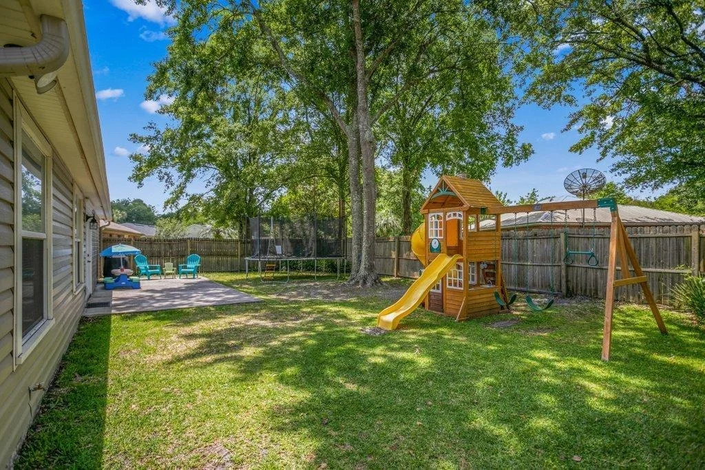 Photo of 152 DEVOE Street