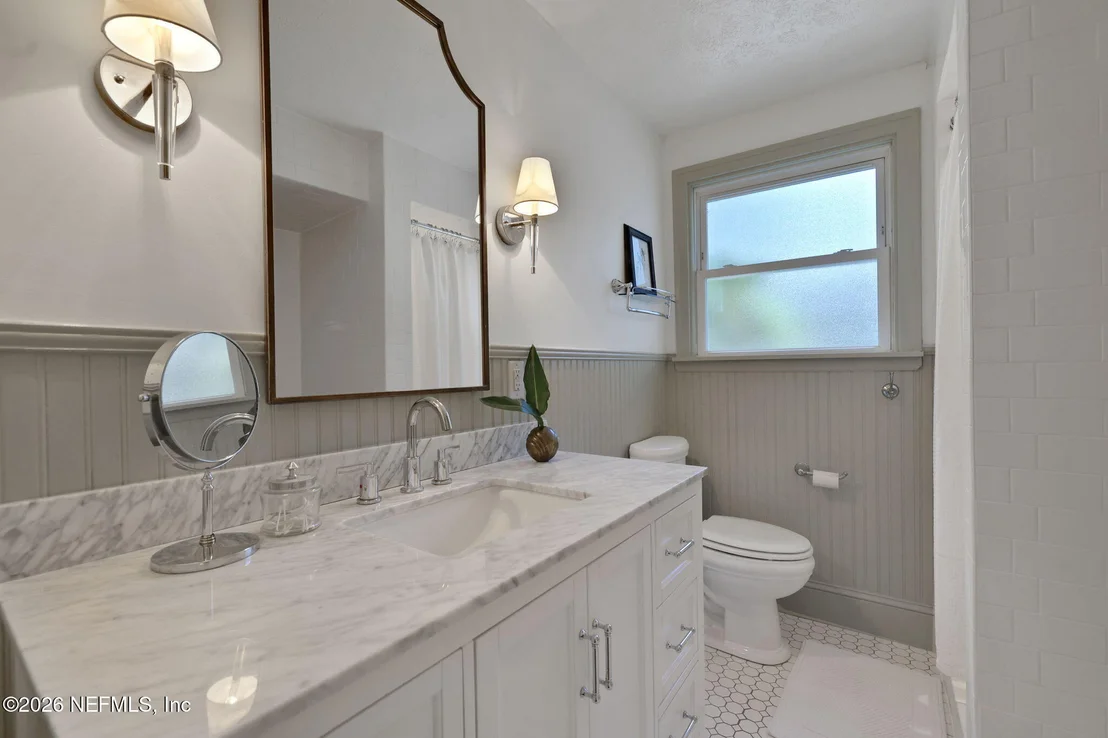 Photo of 1345 TALBOT Avenue
