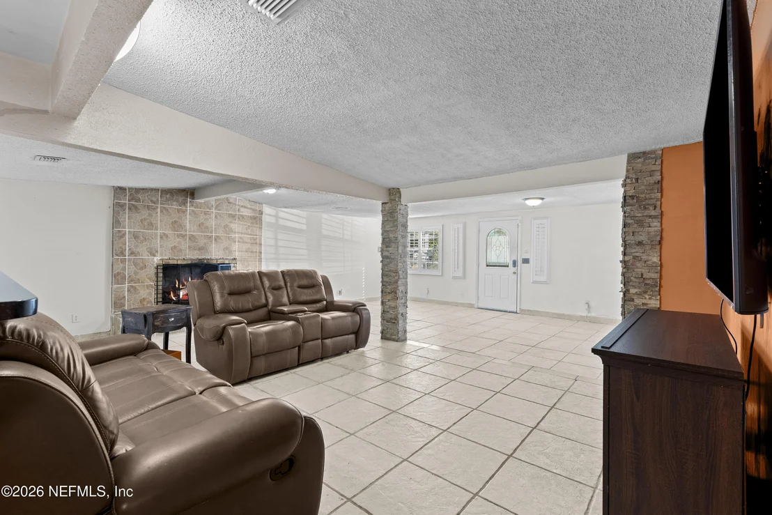Photo of 9716 DEVONSHIRE Boulevard