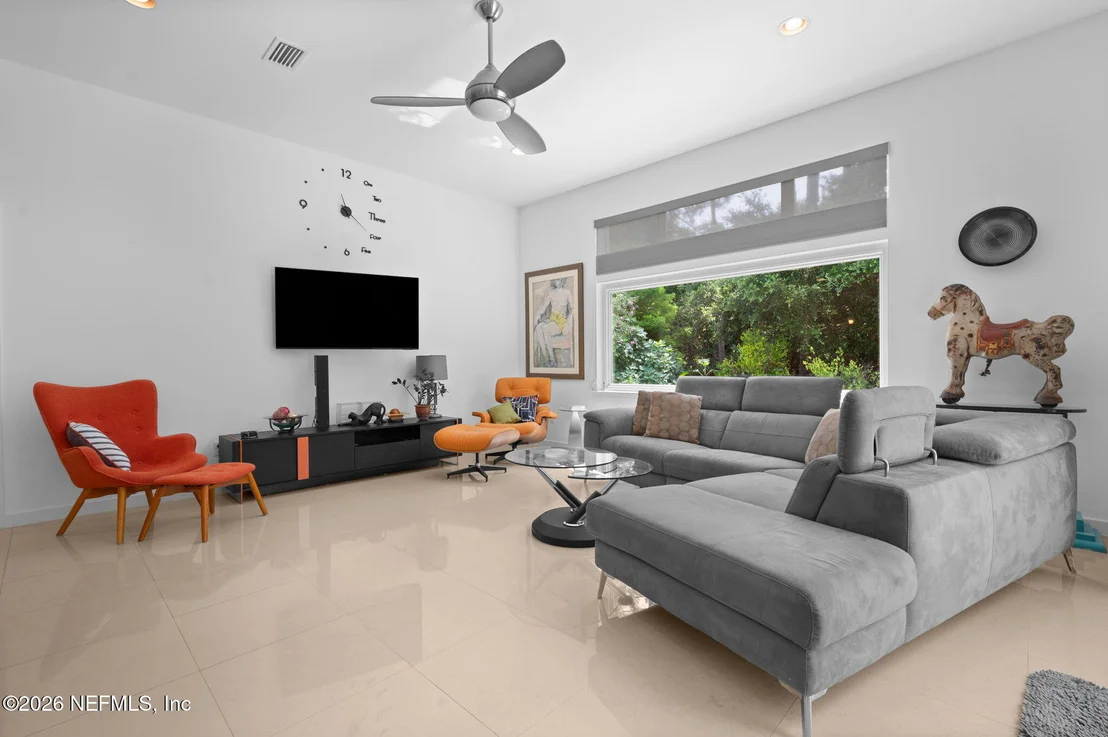 Photo of 132 BOTTLEBRUSH Drive