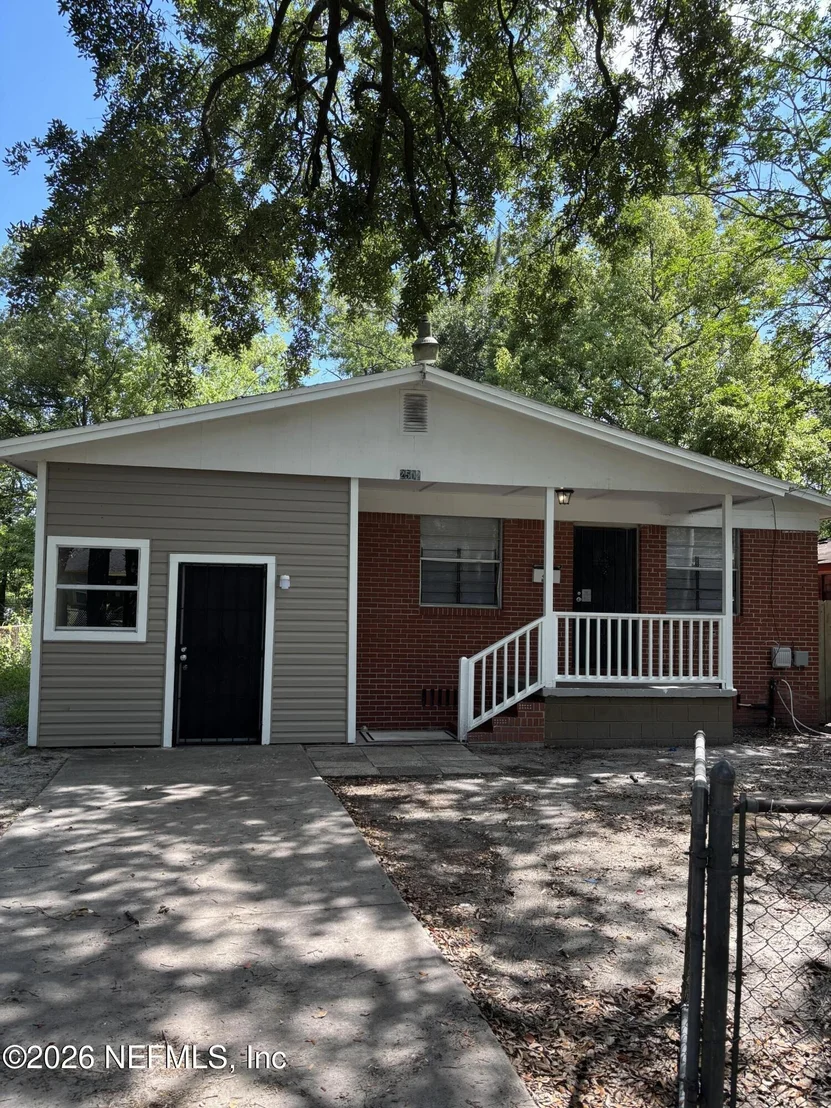 Photo of 2502 ROBERT Street