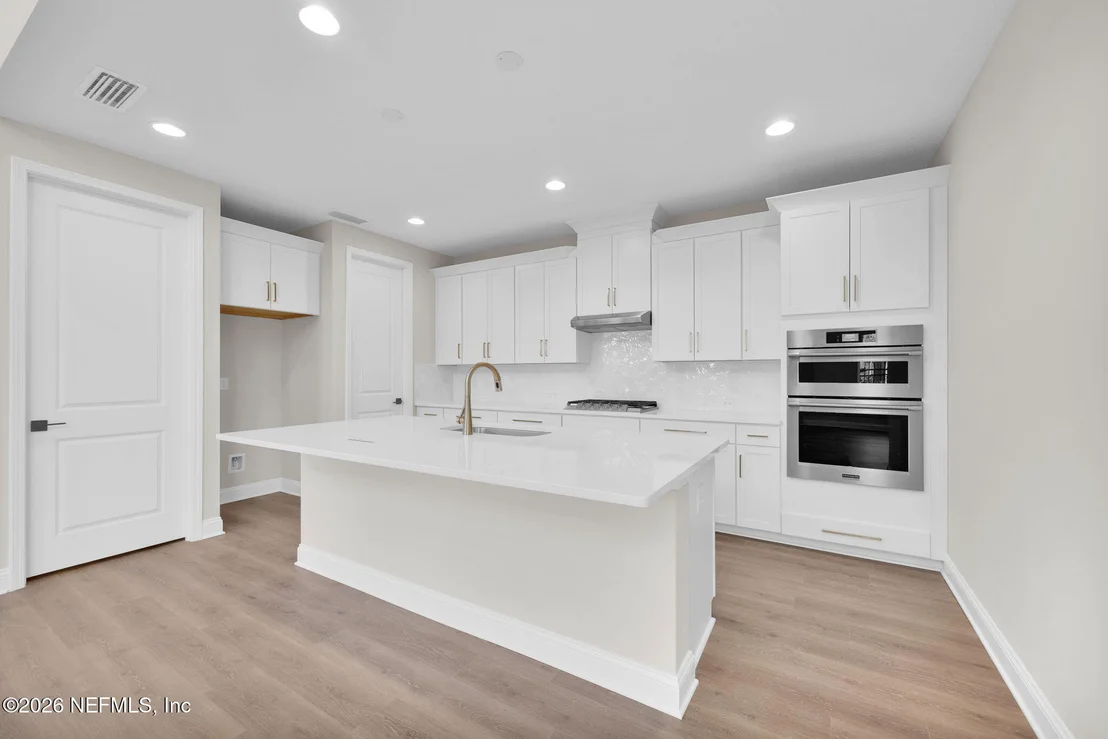 Photo of 122 SEAMARK Drive
