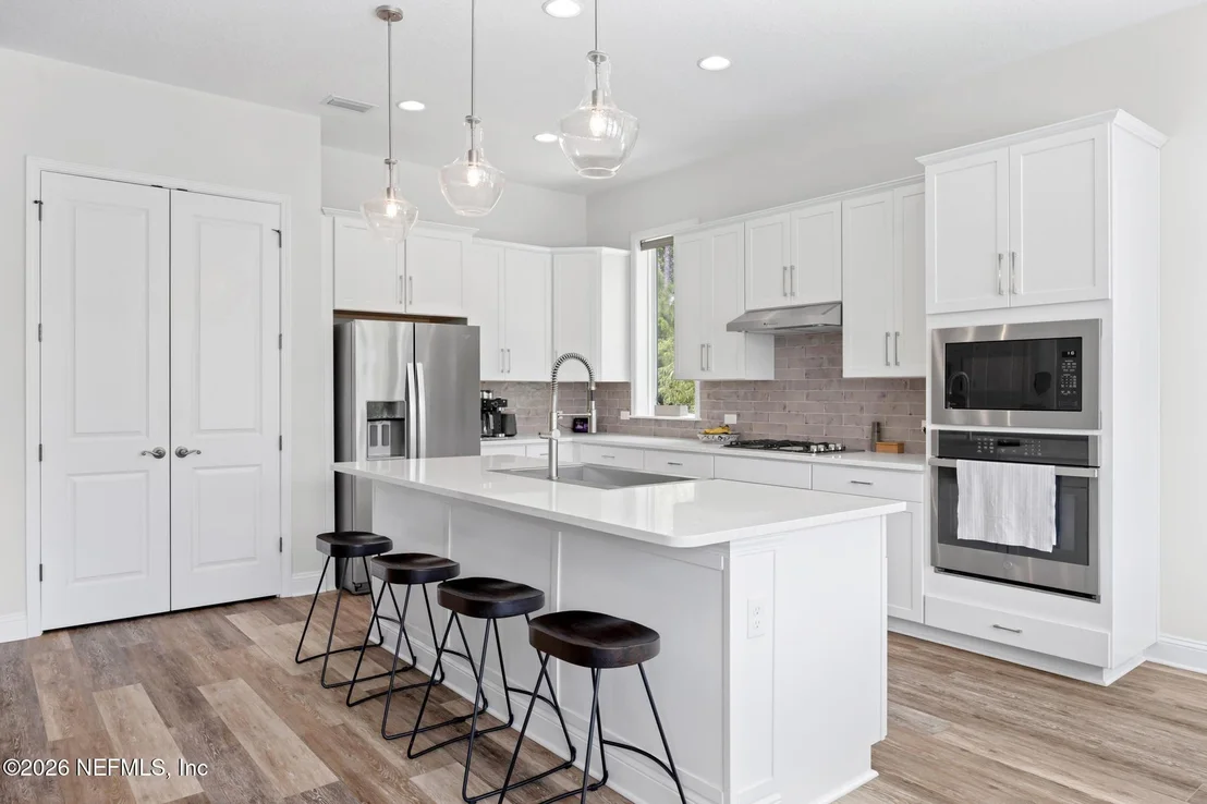 Photo of 11 FORESTVIEW Lane