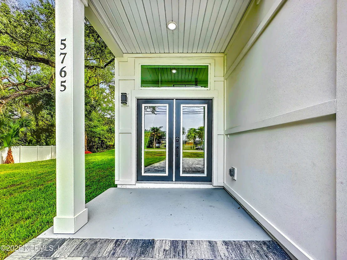 Photo of 5765 HECKSCHER Drive
