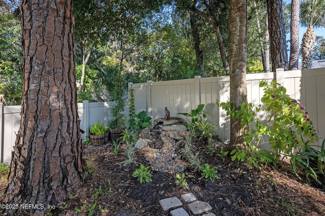 Photo of 112 PLAZA DEL RIO Drive