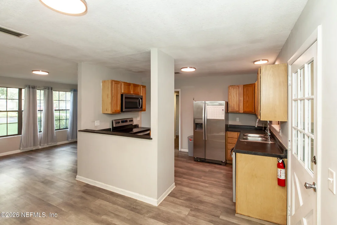 Photo of 2233 LA VALLE Drive