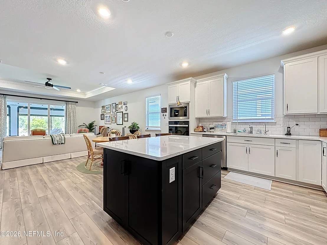 Photo of 426 HAWTHORN PARK Circle