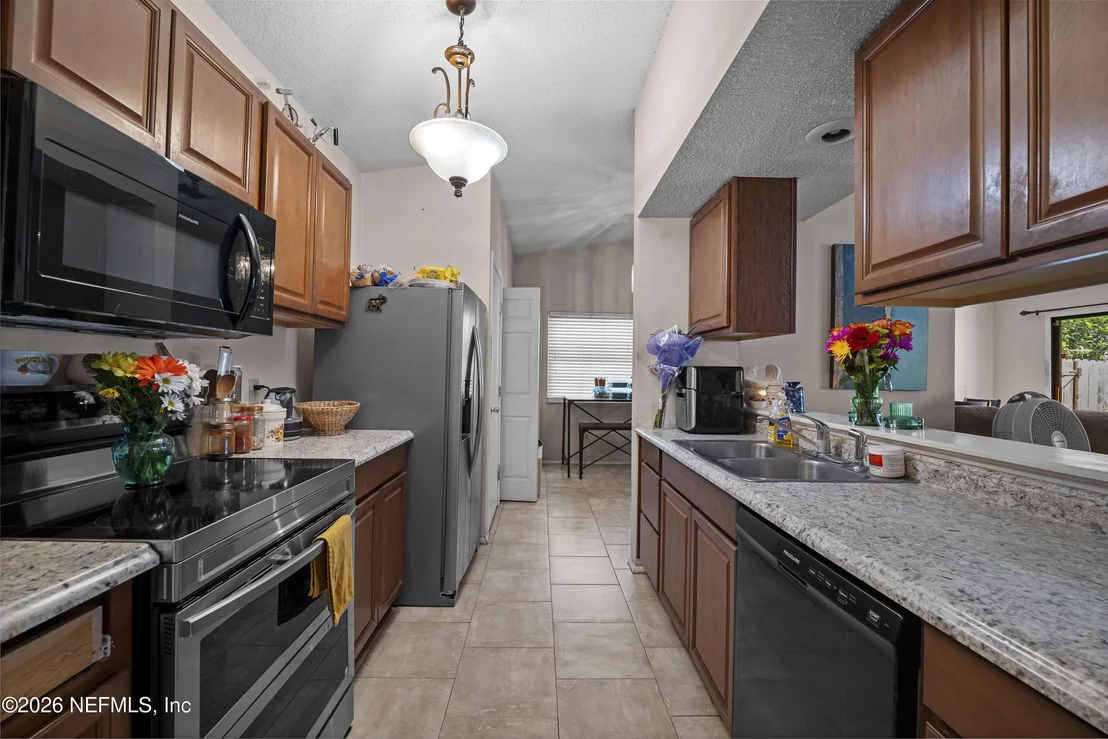 Photo of 4208 QUEENSWAY Drive