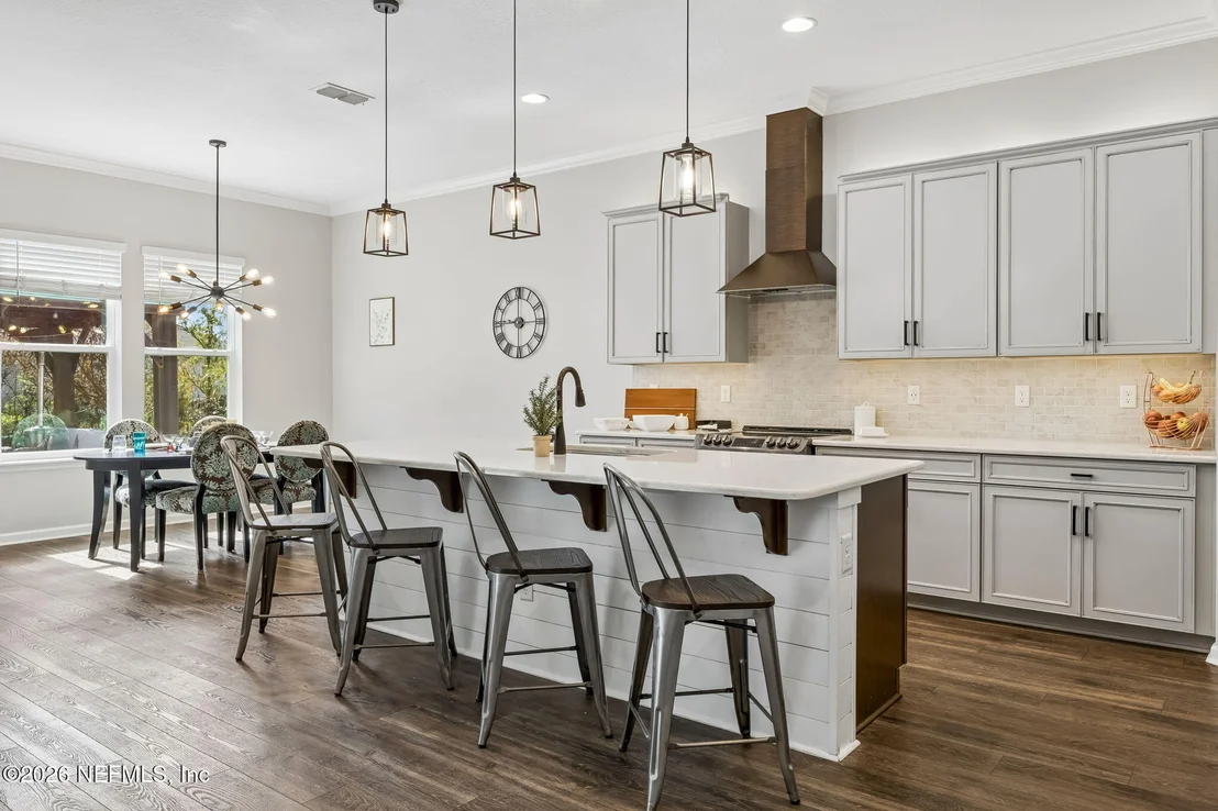 Photo of 225 CLOVERBROOK Road