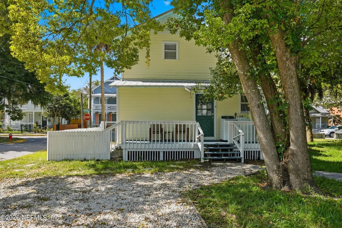 Photo of 110 DE HAVEN Street