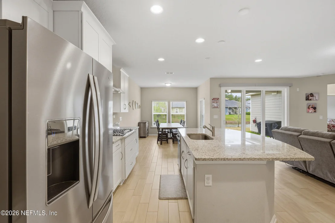 Photo of 635 SYCAMORE Way