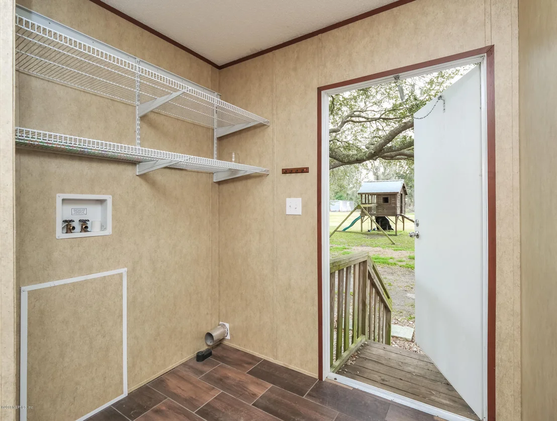 Photo of 1410 STARRATT Road
