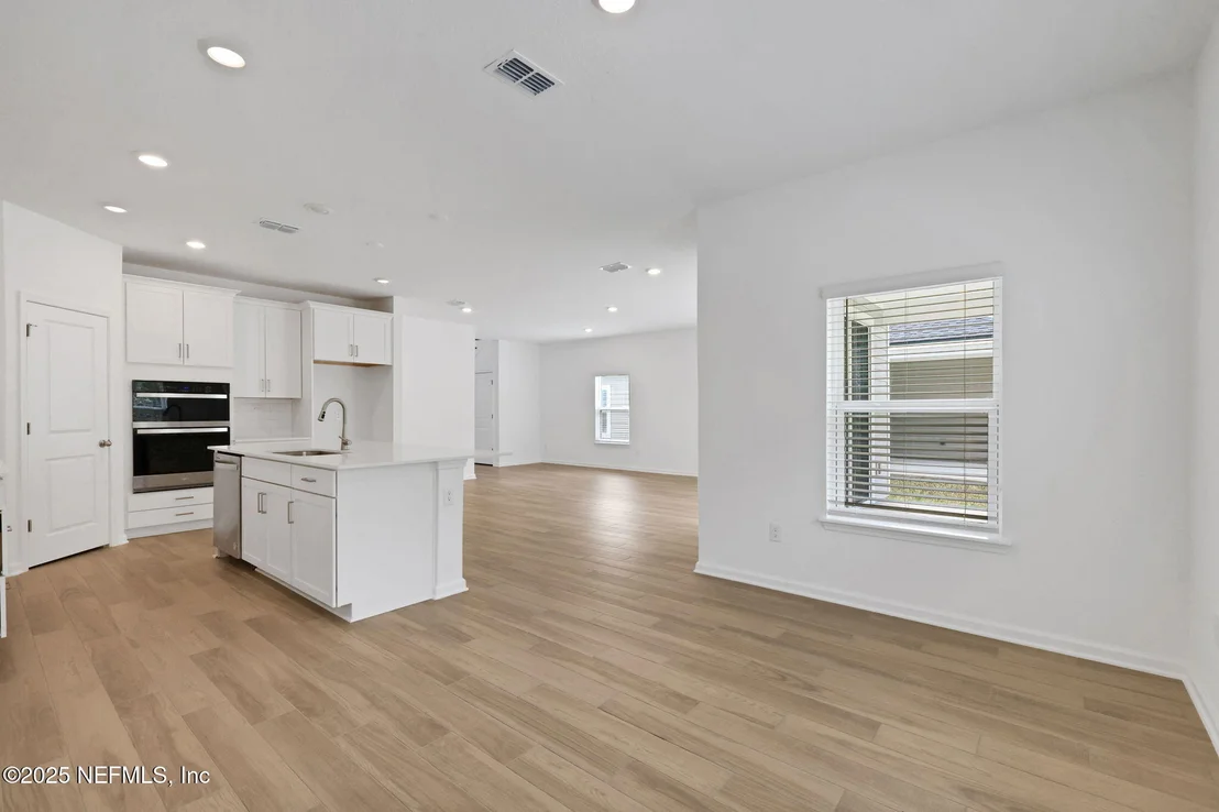 Photo of 744 FARMFIELD Drive