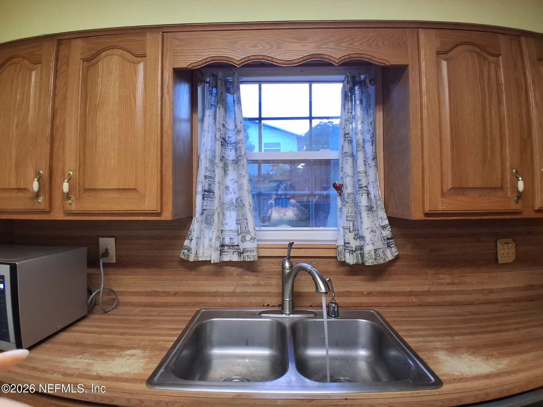 Photo of 320 LOBELIA Road