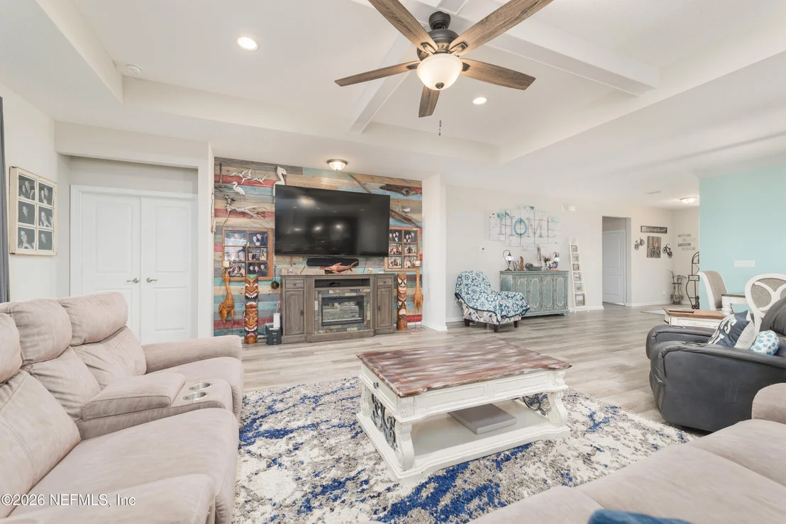 Photo of 607 WILLOW LAKE Drive