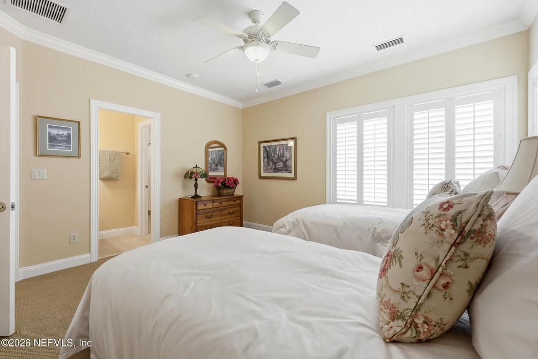 Photo of 286 VALE Drive