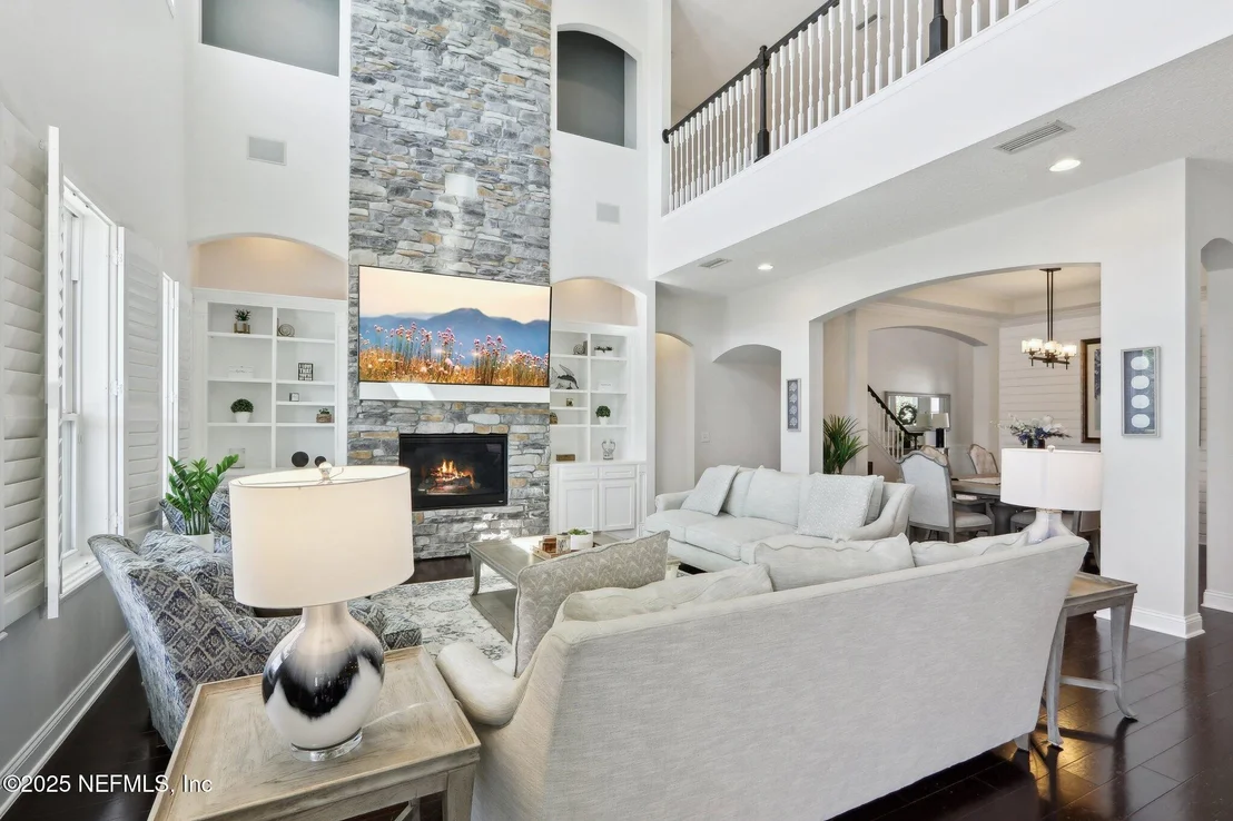 Photo of 212 CORNWALL Drive