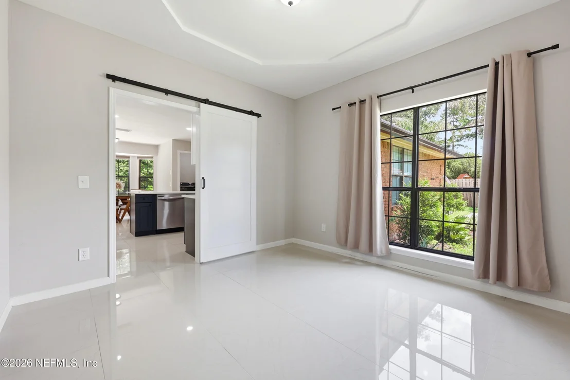 Photo of 668 FINGAL Drive