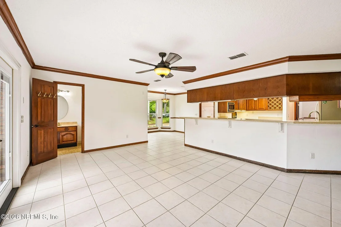 Photo of 331 OAK Drive S