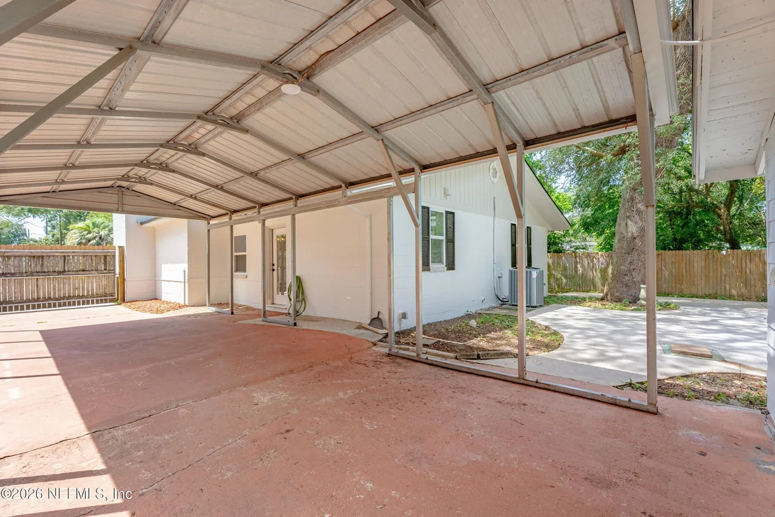 Photo of 5331 N NORTH RIVER Road