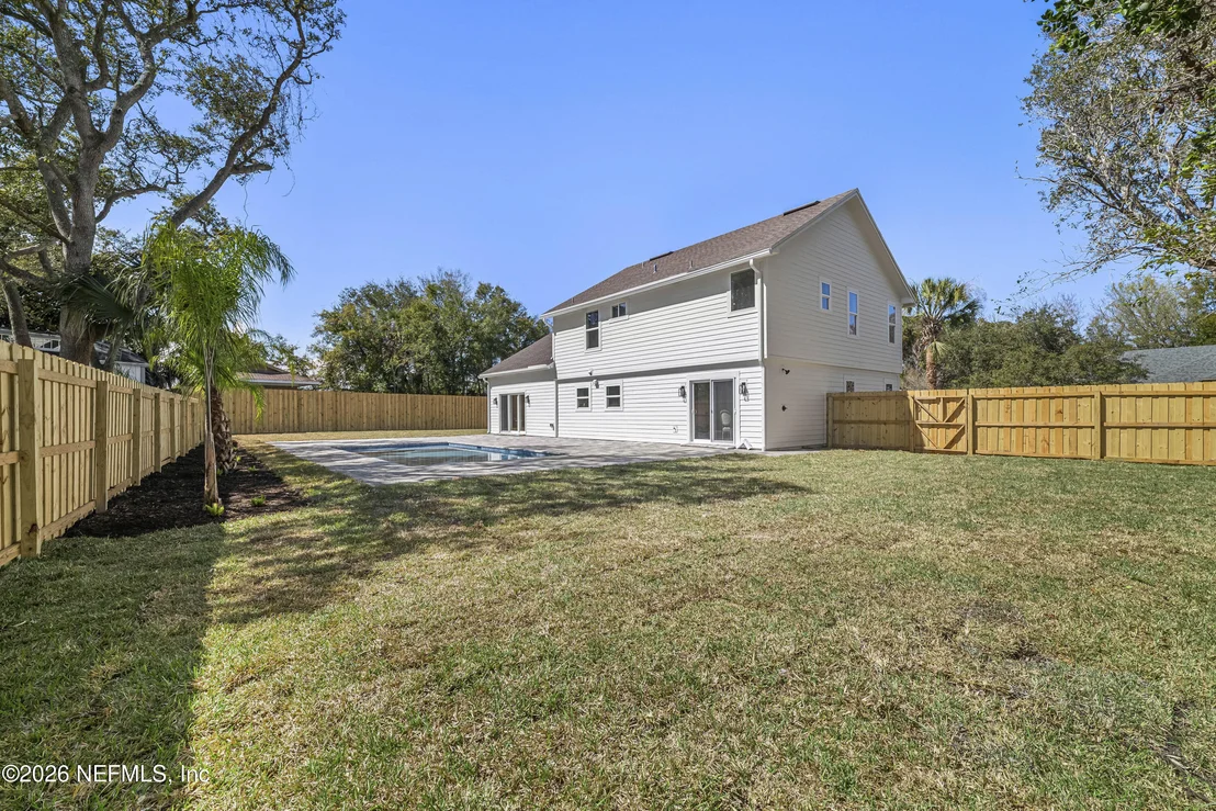 Photo of 806 CHERRY Street