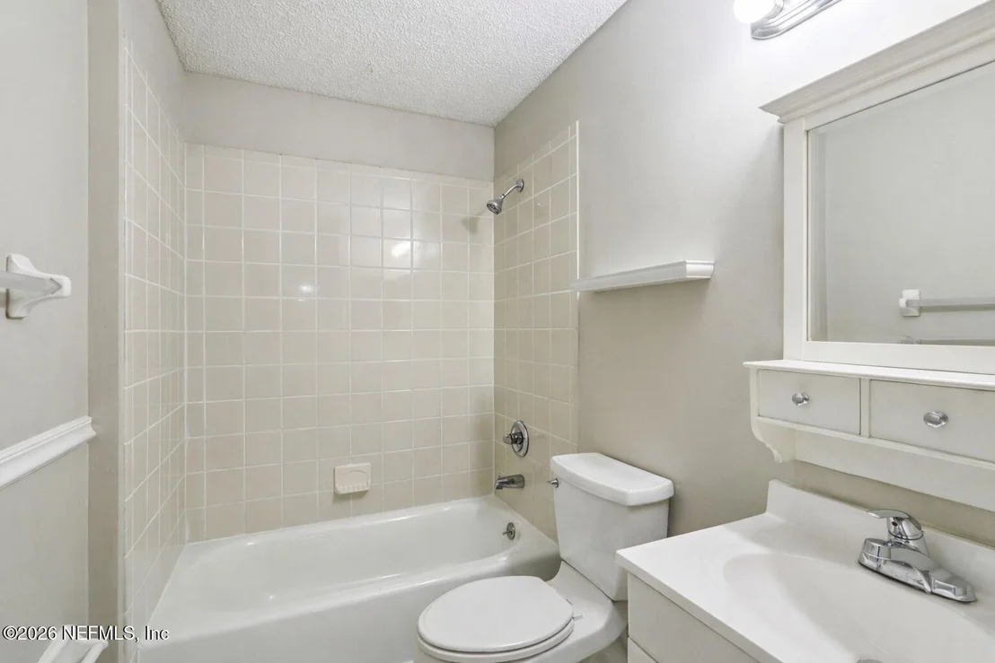 Photo of 1864 SHERATON LAKES Circle