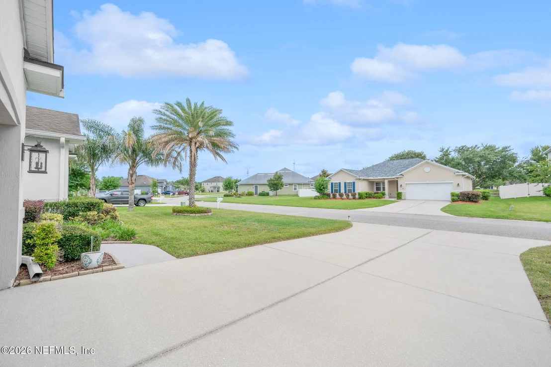 Photo of 216 DEERFIELD GLEN Drive