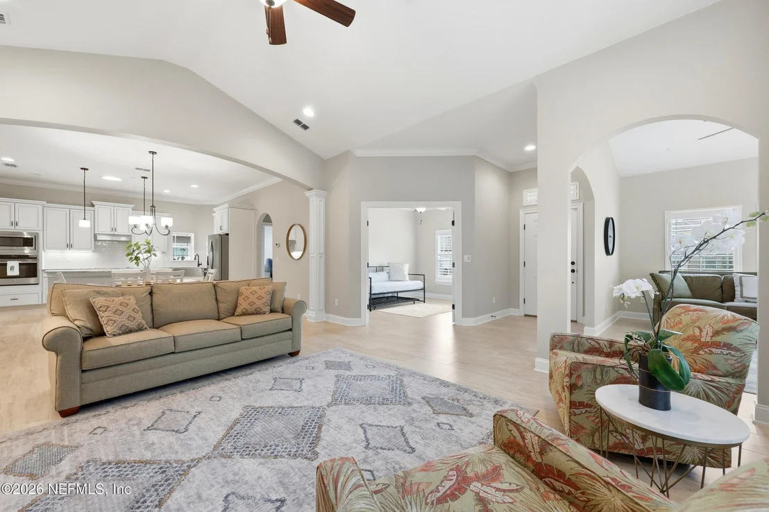 Photo of 382 SELOY Drive