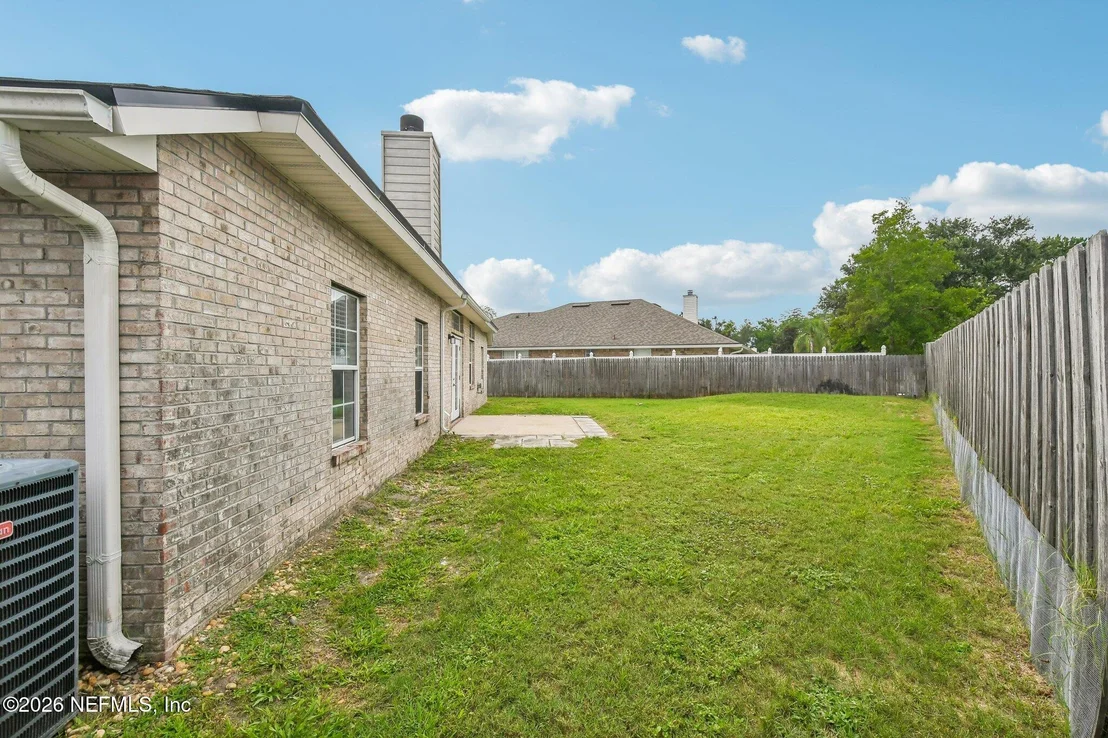 Photo of 476 HILLSIDE Drive
