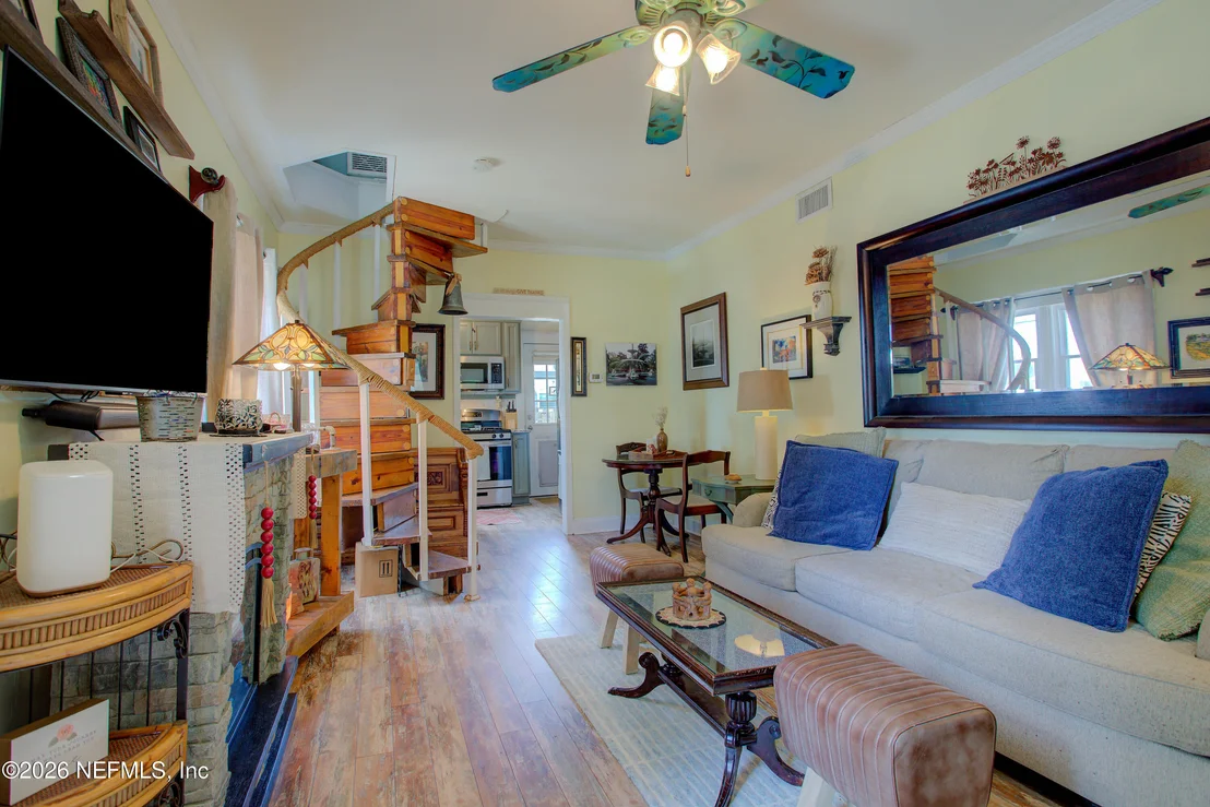 Photo of 9 ARENTA Street