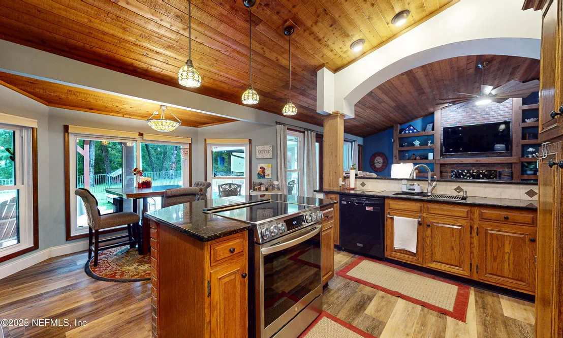 Photo of 2860 RAVINES Road