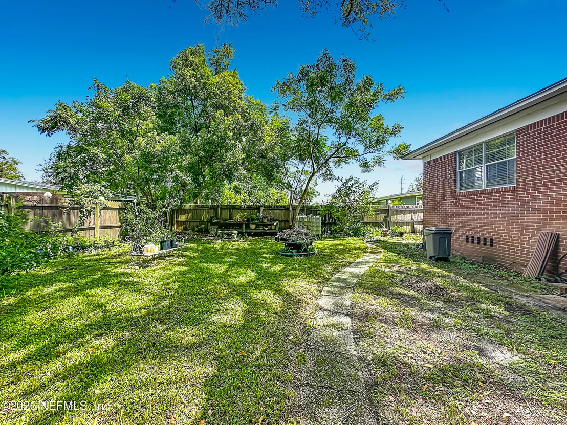 Photo of 7410 PINEVILLE Drive